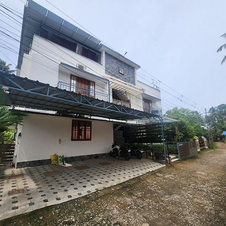 Happyhomes Homestay 트리반드룸 외부 사진